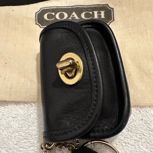 🇺🇸Coach turn lock keychain/charm 🇺🇸 - Picture 11 of 12